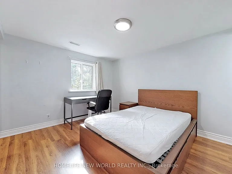 3954 Selkirk Pl #WALKOUT BASEMENT — Photo 11