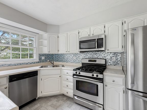 2nd image of 1603 N Yale Ave