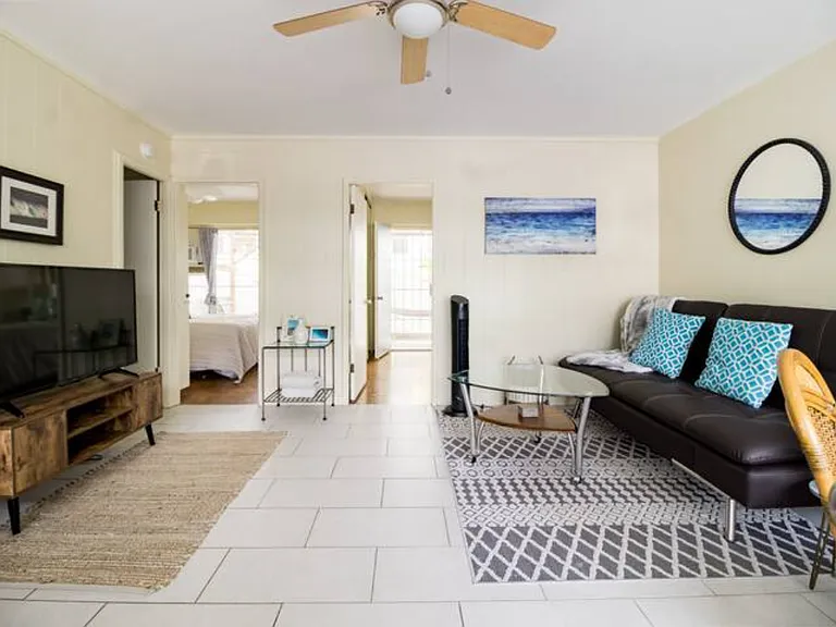 1707 Anapuni St #3 — Photo 1
