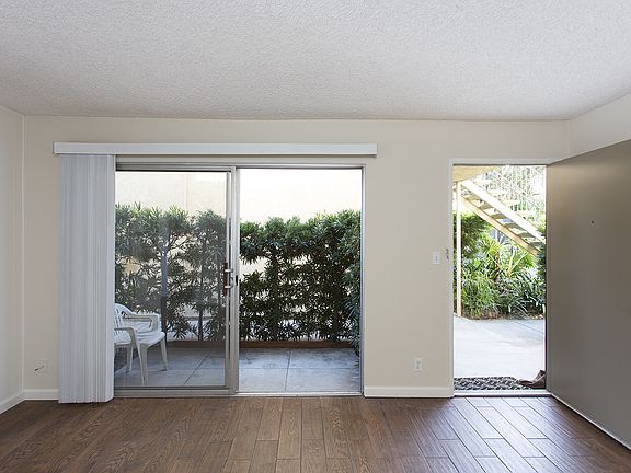 3rd image of 2150 Thomas Ave APT 1