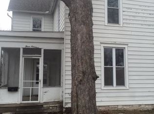 300 S 3rd St, Clinton, MO 64735