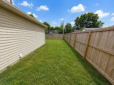 3 bed, 1096 sqft, $2,000 — Photo 3