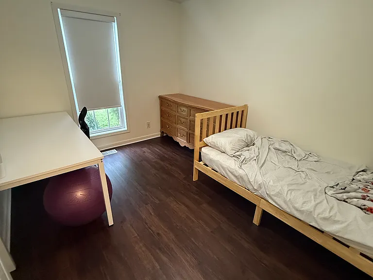 301 Eggars Ct — Photo 7