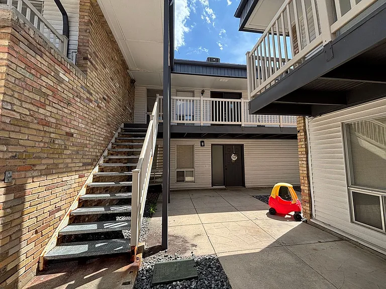 1165 Edgewood Dr — Photo 47