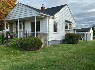 20567 Pinecrest St, Taylor, MI 48180