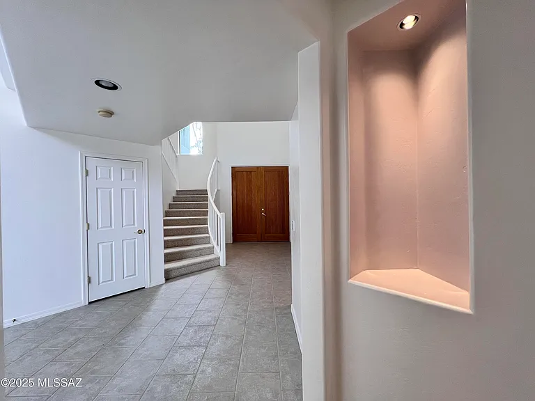 7449 E Ridge Point Rd — Photo 2