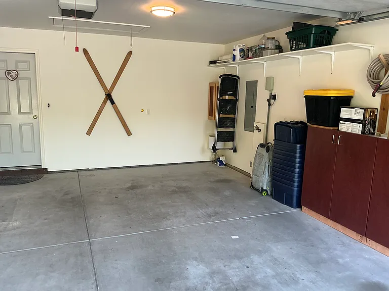811 Canyon Park Ave — Photo 18