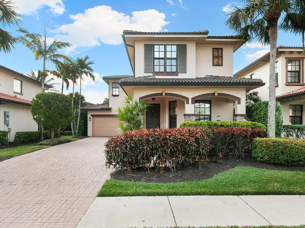 1244 Manado Dr, Naples, FL 34113