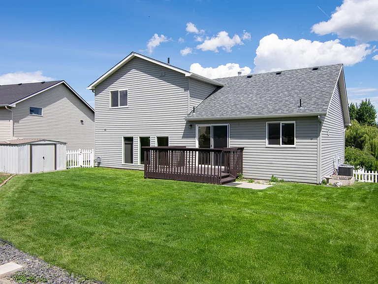 2204 Sunrise Dr — Photo 11