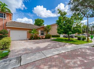 9133 NW 40th St, Sunrise, FL 33351