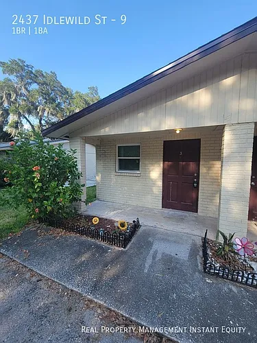 2437 Idlewild St #9 Photo 1