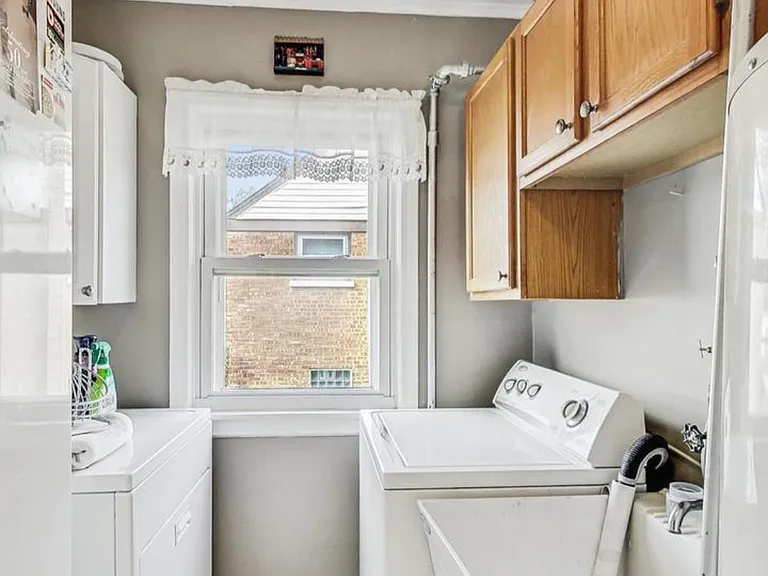 65 E Medill Ave — Photo 8