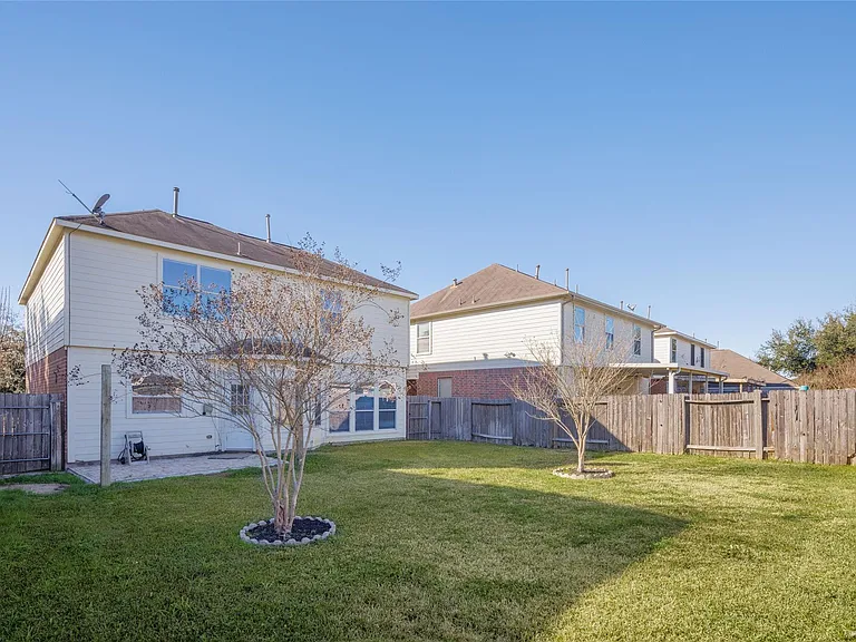 15410 Fir Woods Ln — Photo 23