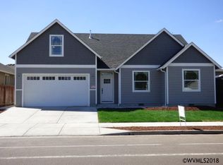 2424 Mountain River Dr, Lebanon, OR 97355