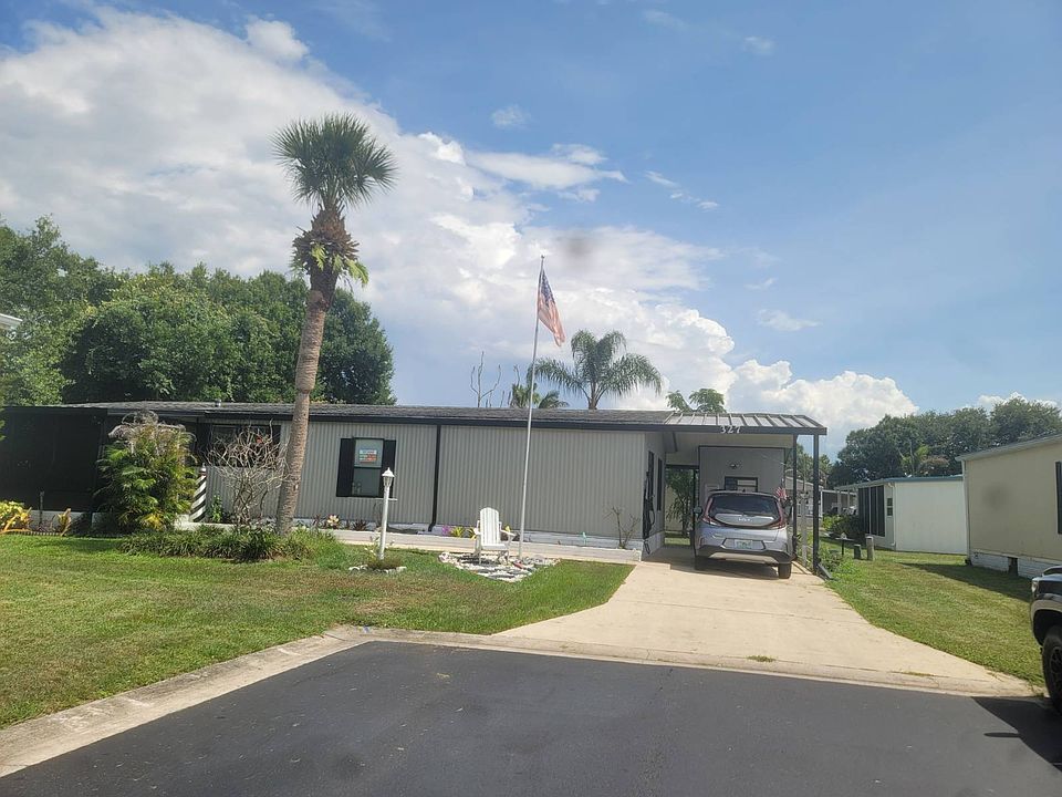 1st image of 327 Wentworth Ct