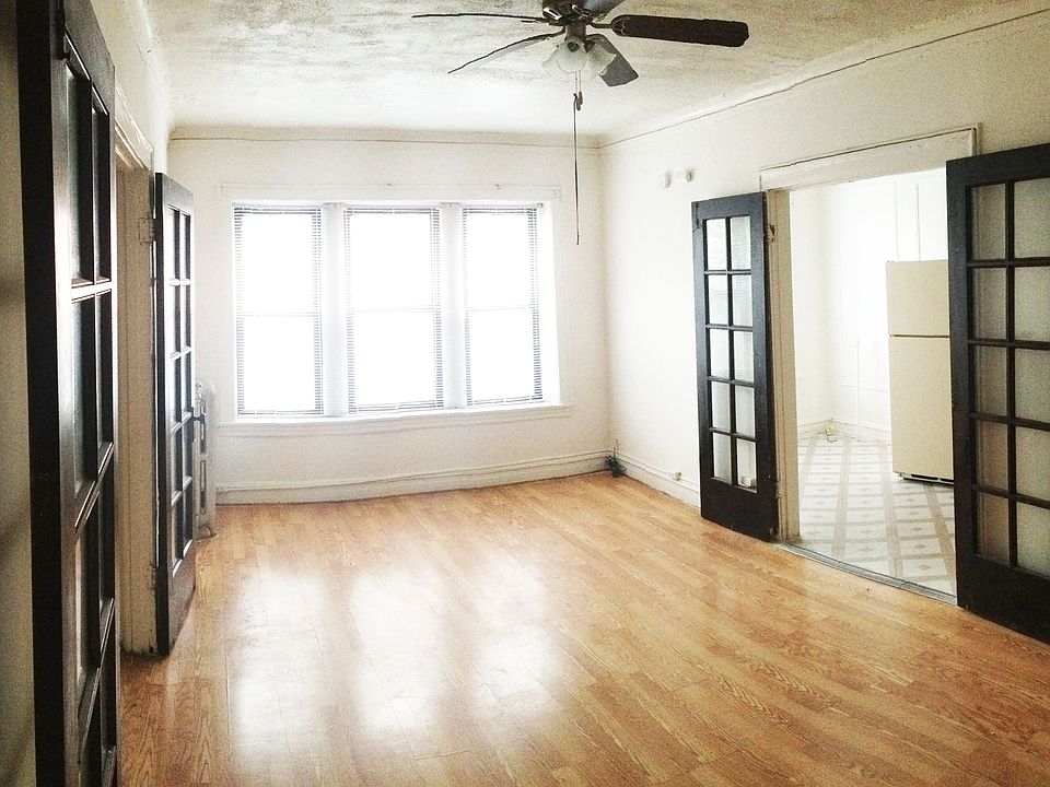 2nd image of 5220 S Harper Ave APT 303