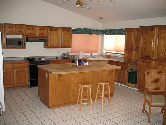 Large family friendly kitchen
