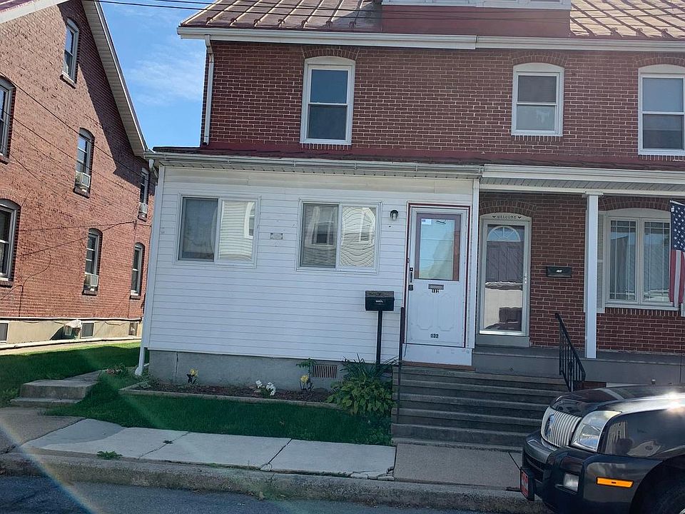 1st image of 132 W Poplar St