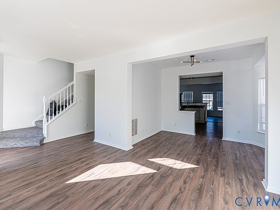 5th image of 3107 Friars Walk Ln
