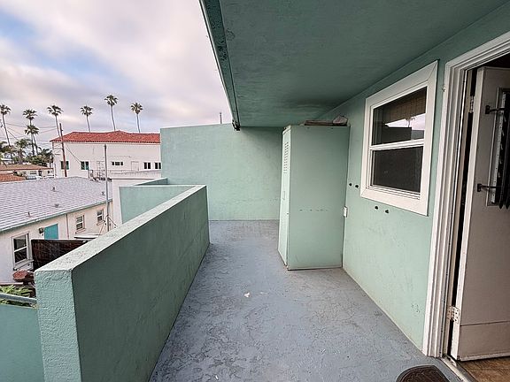 2nd image of 1960 Sunset Cliffs Blvd #17898238