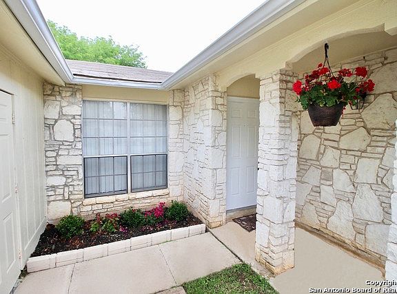 2nd image of 5842 CLIFFDALE DR