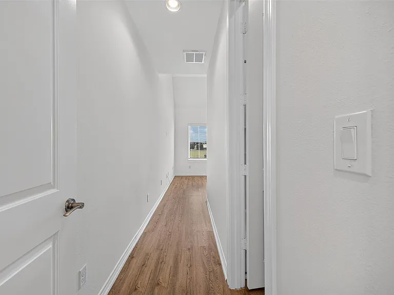 3229 Real St #B — Photo 32
