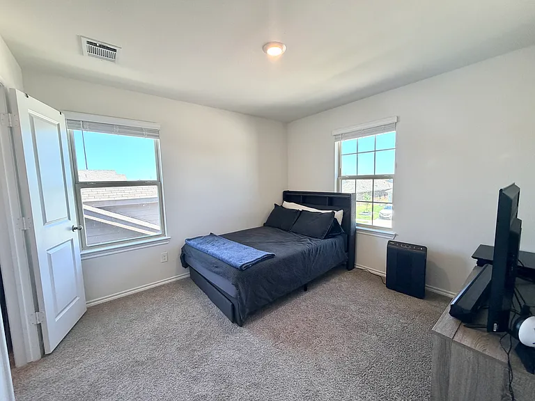 816 Country Rd — Photo 10