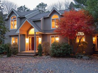 217 Split Rock Ln, Pocono Pines, PA 18350