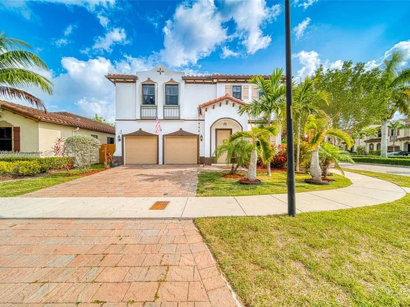 15383 SW 176th Ter, Miami, FL 33187