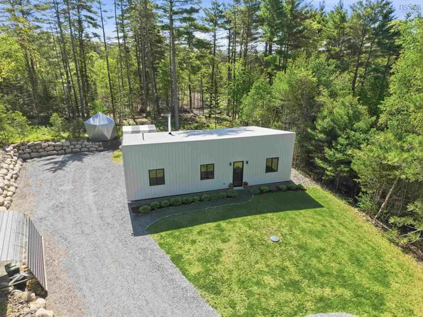 94 Leary Fraser Rd, Lunenburg, NS B4V 5S8