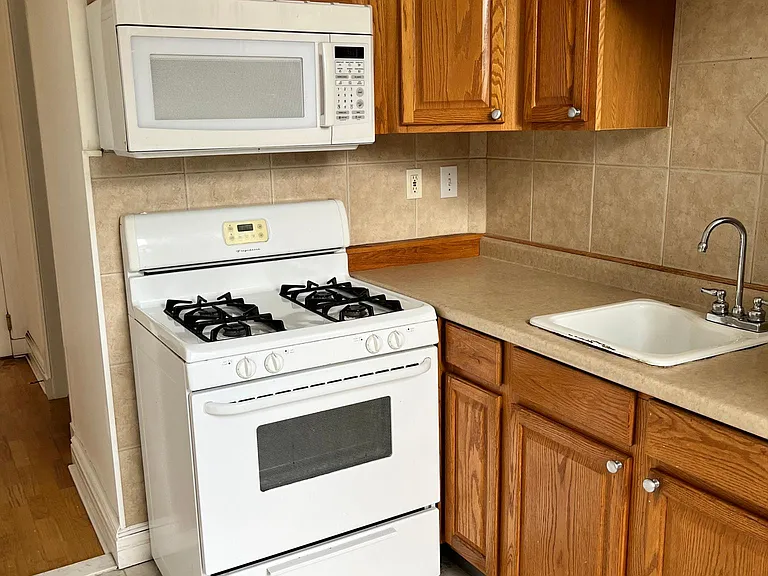 30 Willett St #3 — Photo 7