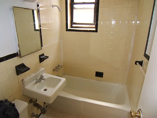 Rented by Joel Weisz, LREB | media 2