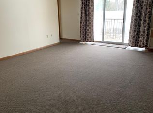 740 Halsted Rd APT 4, Rockford, IL 61103