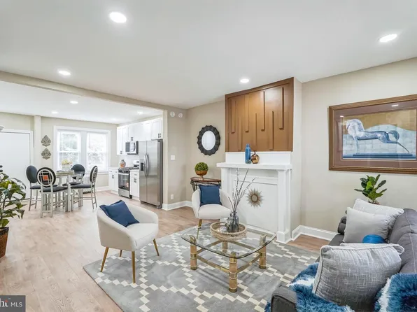 1915 W Airdrie St, Philadelphia, PA 19140