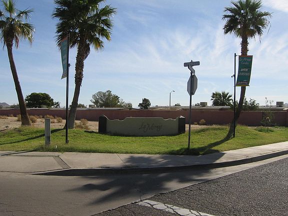 Entrance to La Mirage