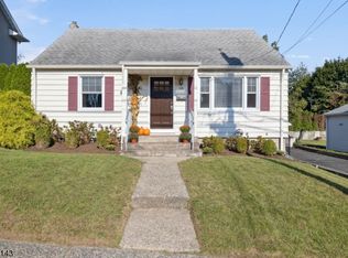 115 Elizabeth Pl, Totowa, NJ
