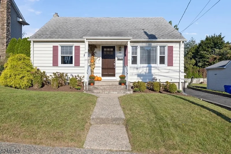 115 Elizabeth Pl photo 1