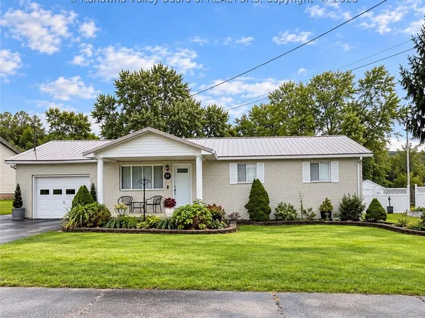 27 Circle Dr, Ravenswood, WV 26164