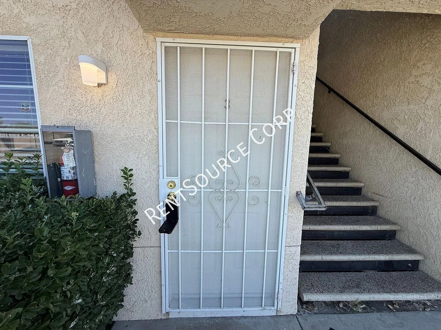 2 Bedrooms/1 Bathrooms Downstairs Condo for Rent in Rosamond in Kern County — Photo 3
