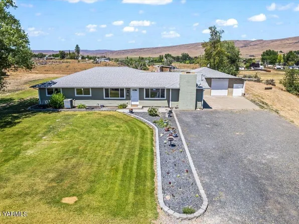 1281 Gibson Rd, Selah, WA 98942