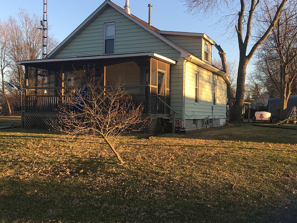 2nd image of 714 Young St