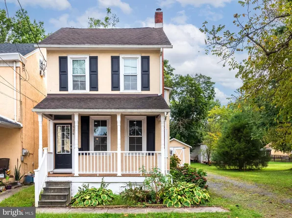 526 New St, Spring City, PA 19475