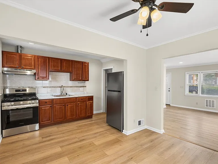 1212 Burnet Ave #1 — Photo 8