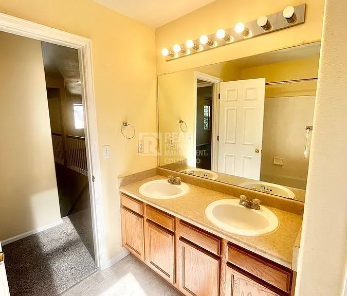 17273 E Lake Dr — Photo 32