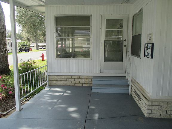 2nd image of 126 Jacaranda Dr