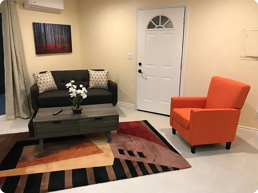 1 bed, 575 sqft, $2,500 — Photo 3