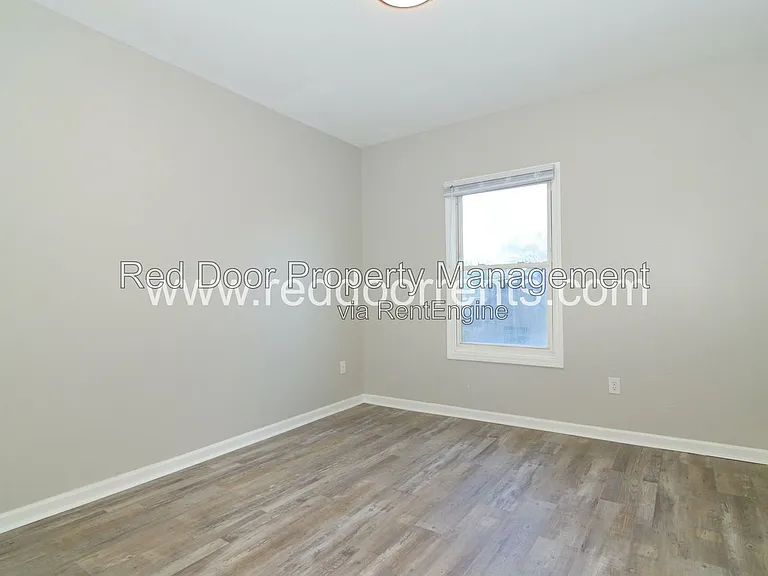 1337 E Market St #9 — Photo 14