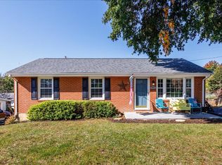 901 Dominion Ln, Salem, VA 24153