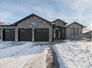 401 Rodriguez Dr, Sarnia, ON N7W 0B1