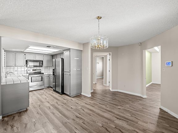 5th image of 5109 W Menlo Ave